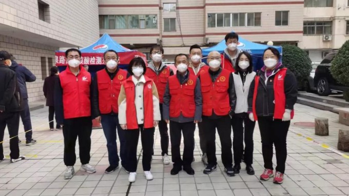 ΢��ɾ� ��������ح�޽����Ժ�ɲ�ְ���Ծ�Ϊ�������һ�߾�Ǯ����