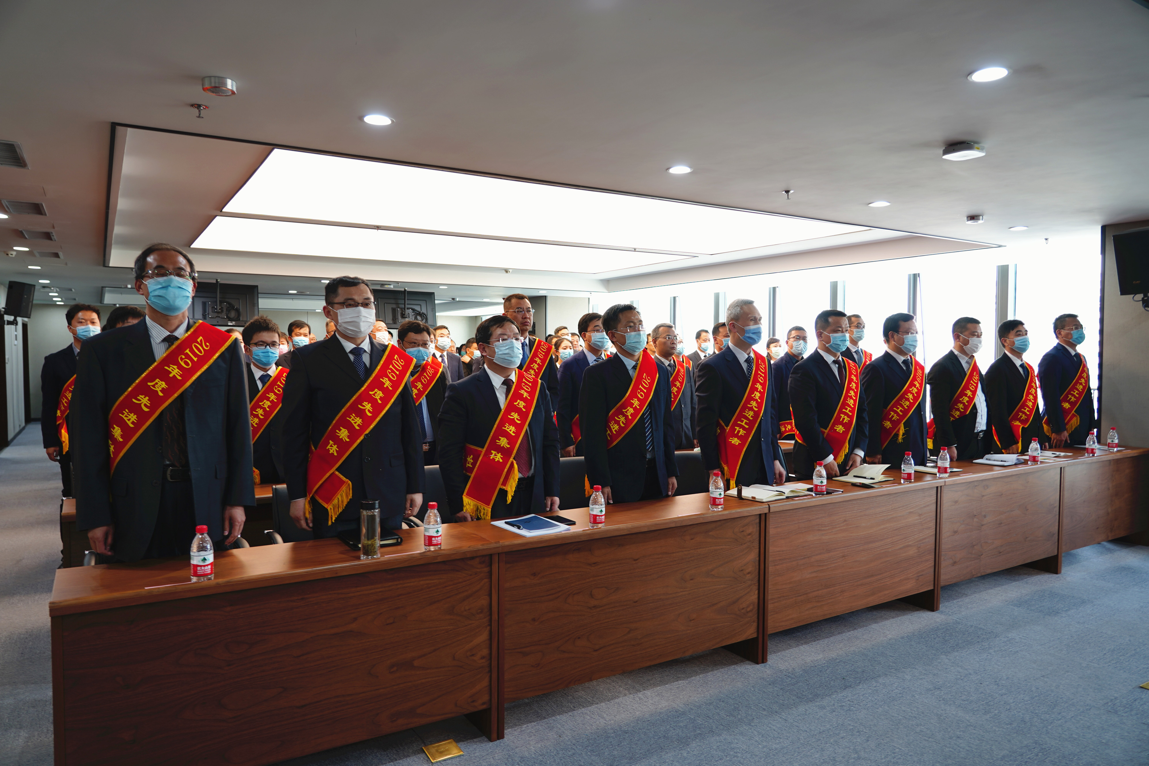 ����OG���˹ٷ������ٿ�2019����Ƚ�����<br/>�Ƚ������߱�����